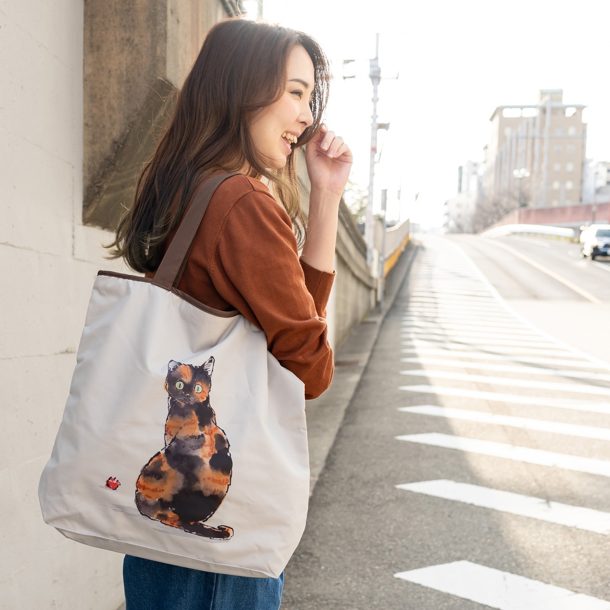 ハラミチヨ「サビにゃん」プリント 防水・撥水トートバッグ