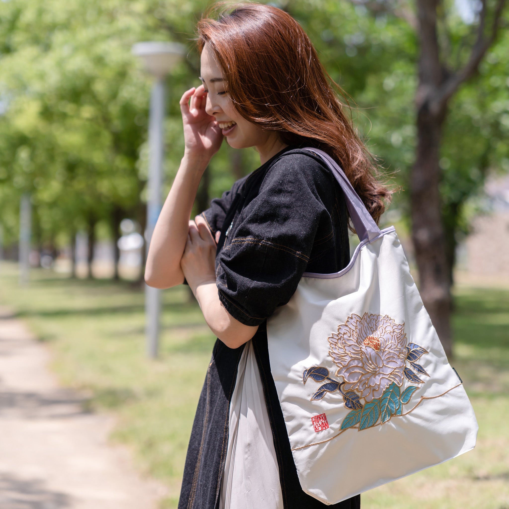 キーヤンカットワーク刺繍 防水・撥水トートバッグ/牡丹