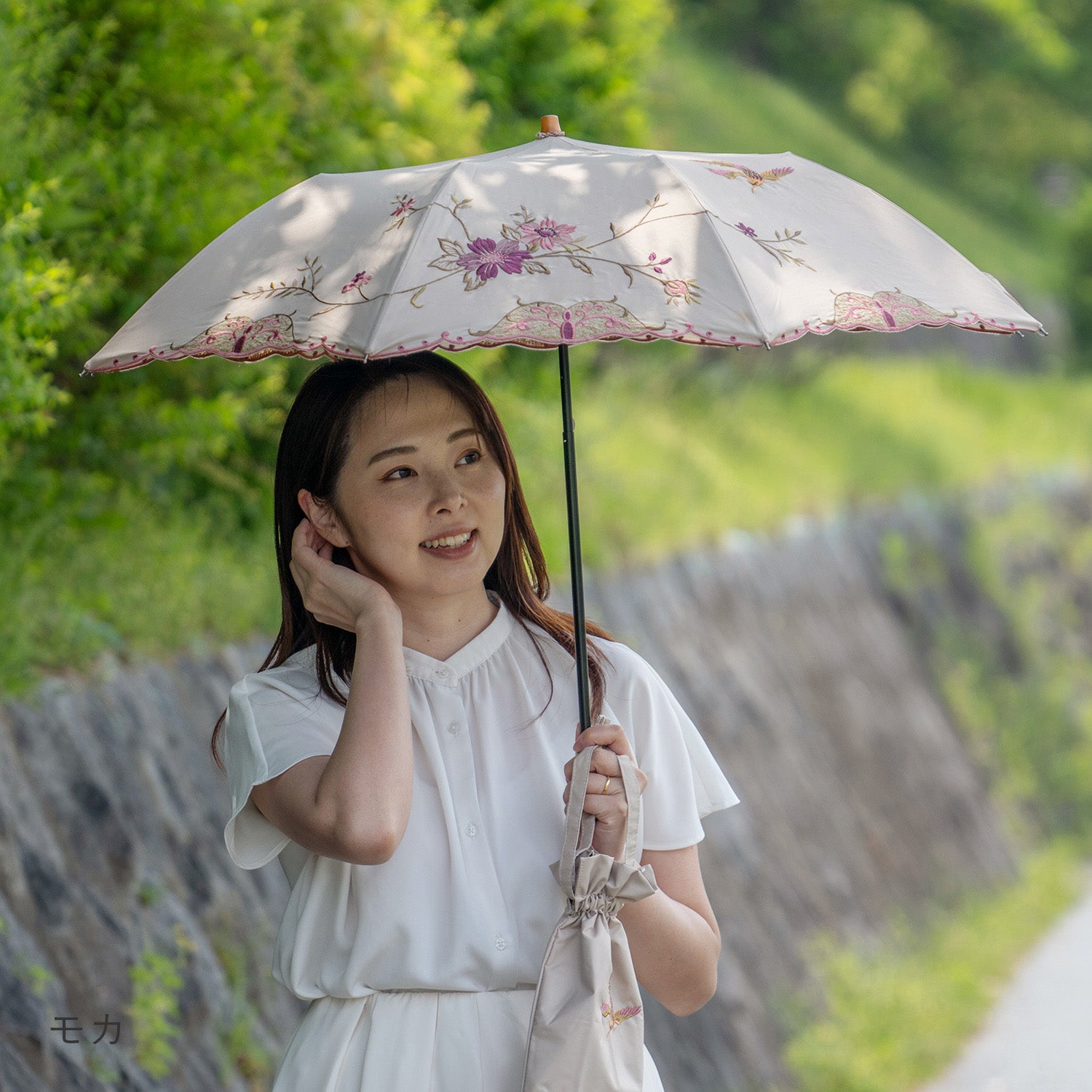 花鳥刺繍かわず張り晴雨兼用ショート折りたたみ日傘