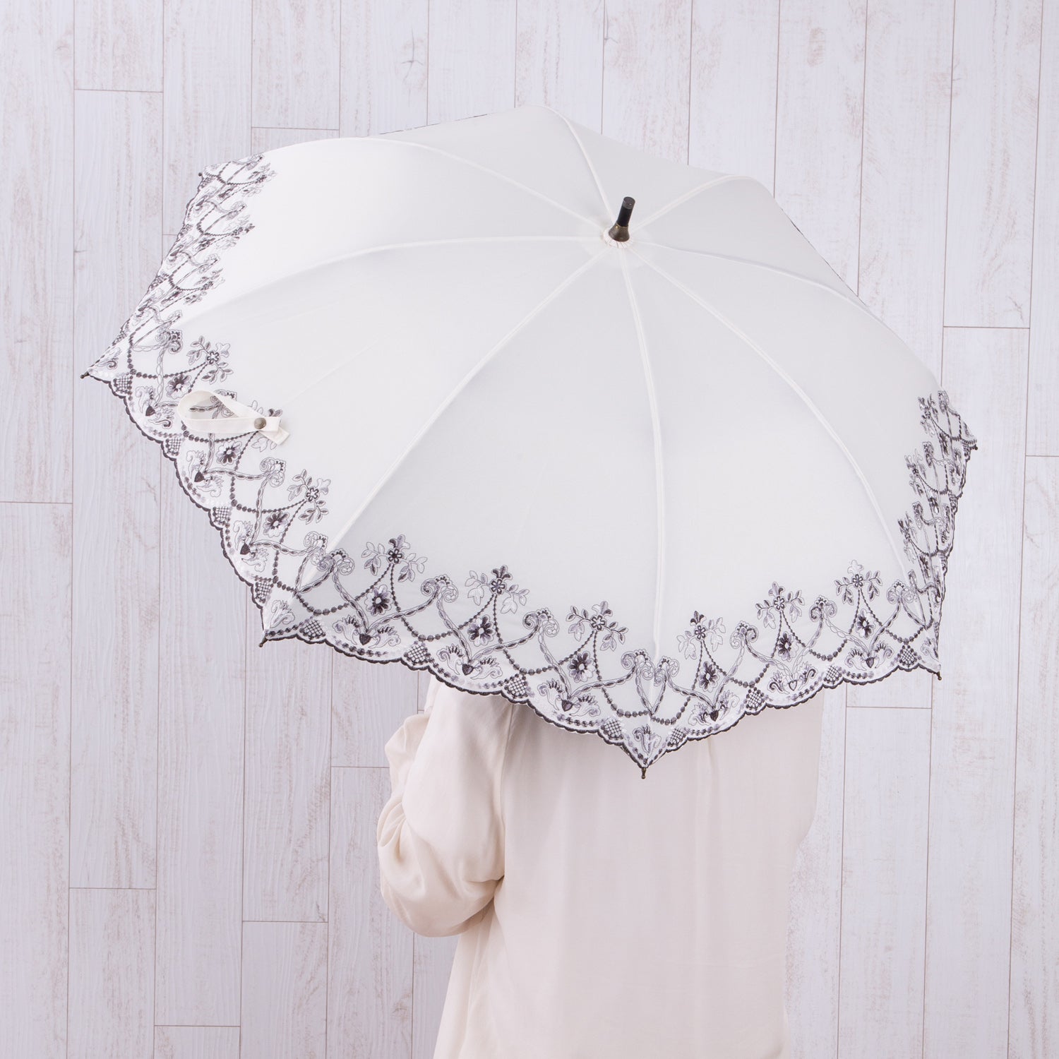 マーブル刺繍かわず張り 晴雨兼用ショート長日傘