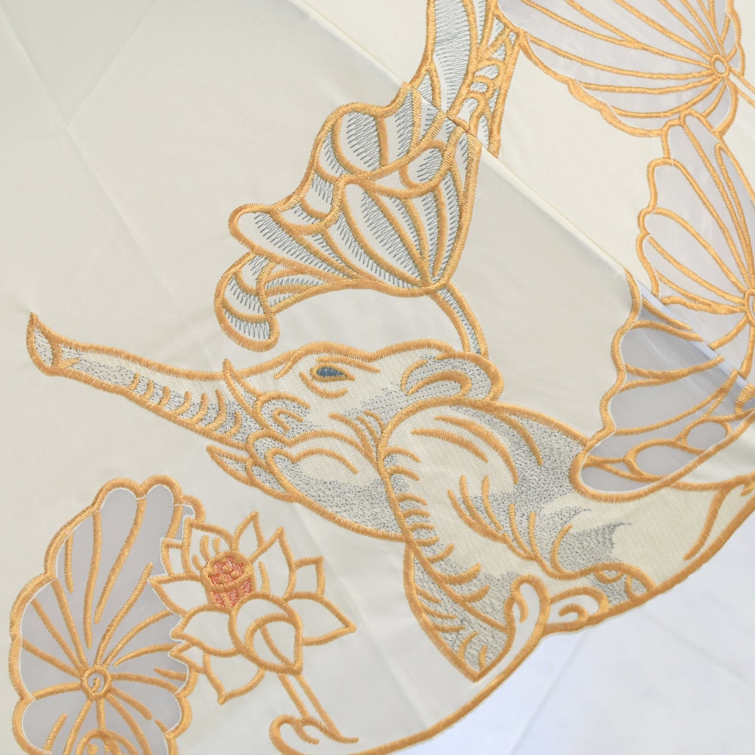 Kiyanホワイトエレファントオーガンジーカットワーク刺繍 かわず張りショート折日傘