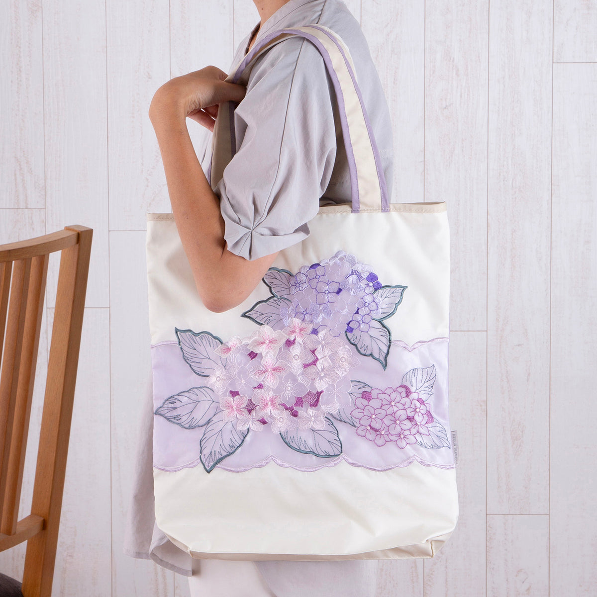 紫陽花オーガンジー刺繍 防水・撥水トートバッグ