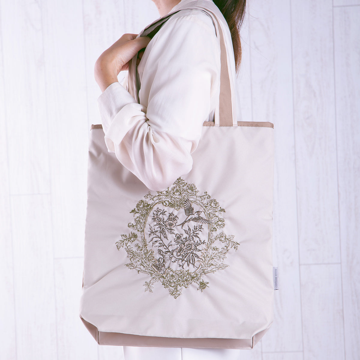 トワルドジュイ刺繍 防水・撥水トートバッグ|軽量・ファスナー付き ツインプロテクト®