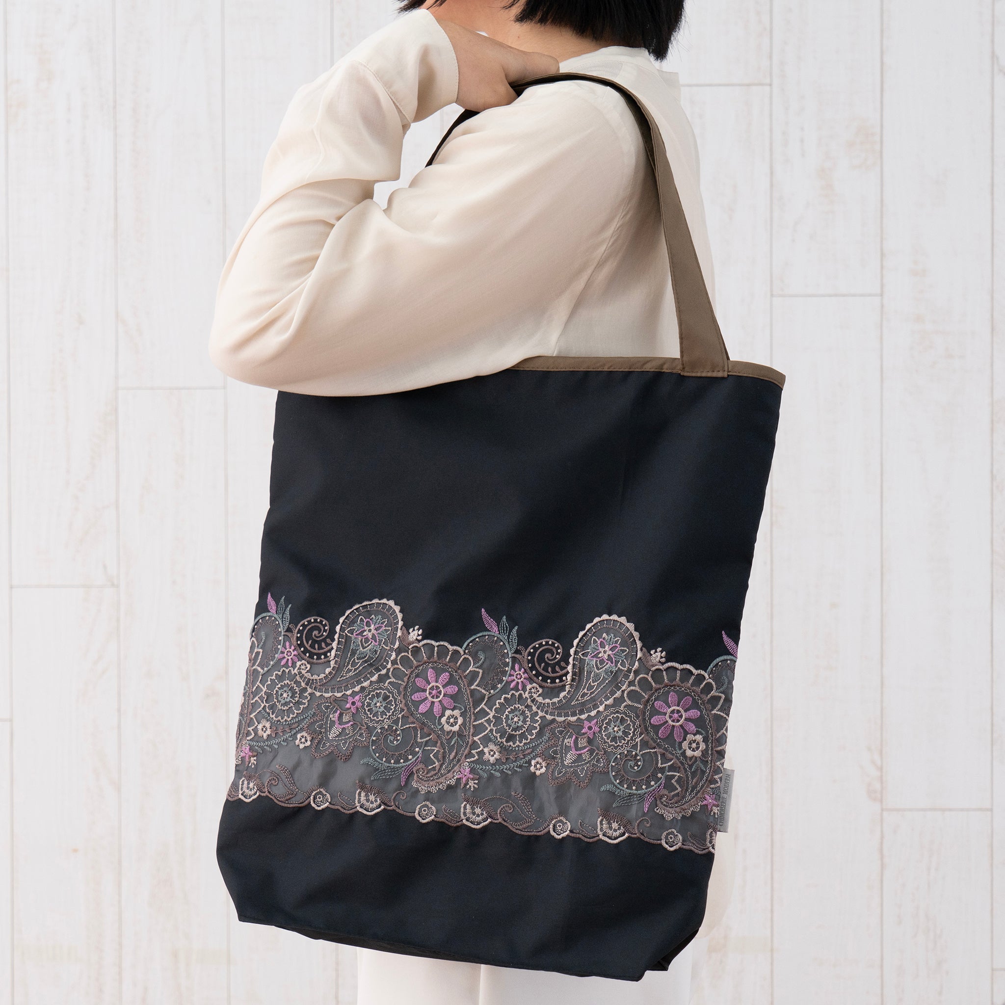 ペイズリー更紗 オーガンジーカットワーク刺繍 防水・撥水トートバッグ