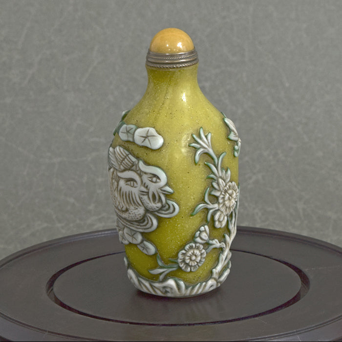 蓮花共に遊ぶ鶴とオシドリ 鼻煙壺211011