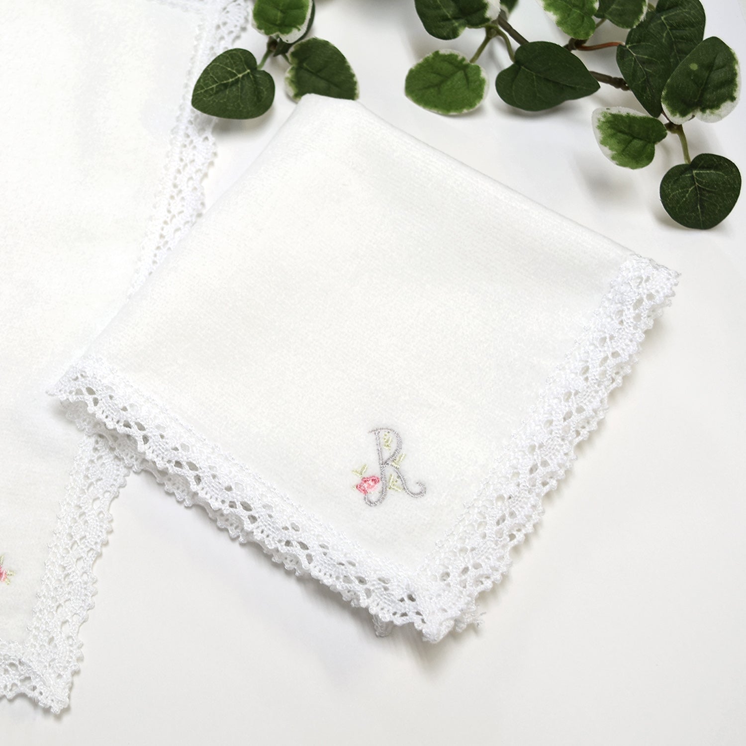 イニシャル刺繍 コットン100％レースタオルハンカチ