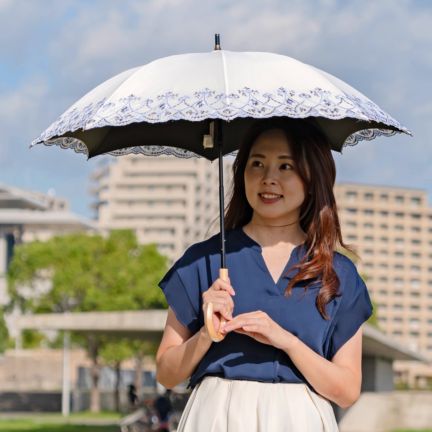 マーブル刺繍かわず張り 晴雨兼用ショート長日傘