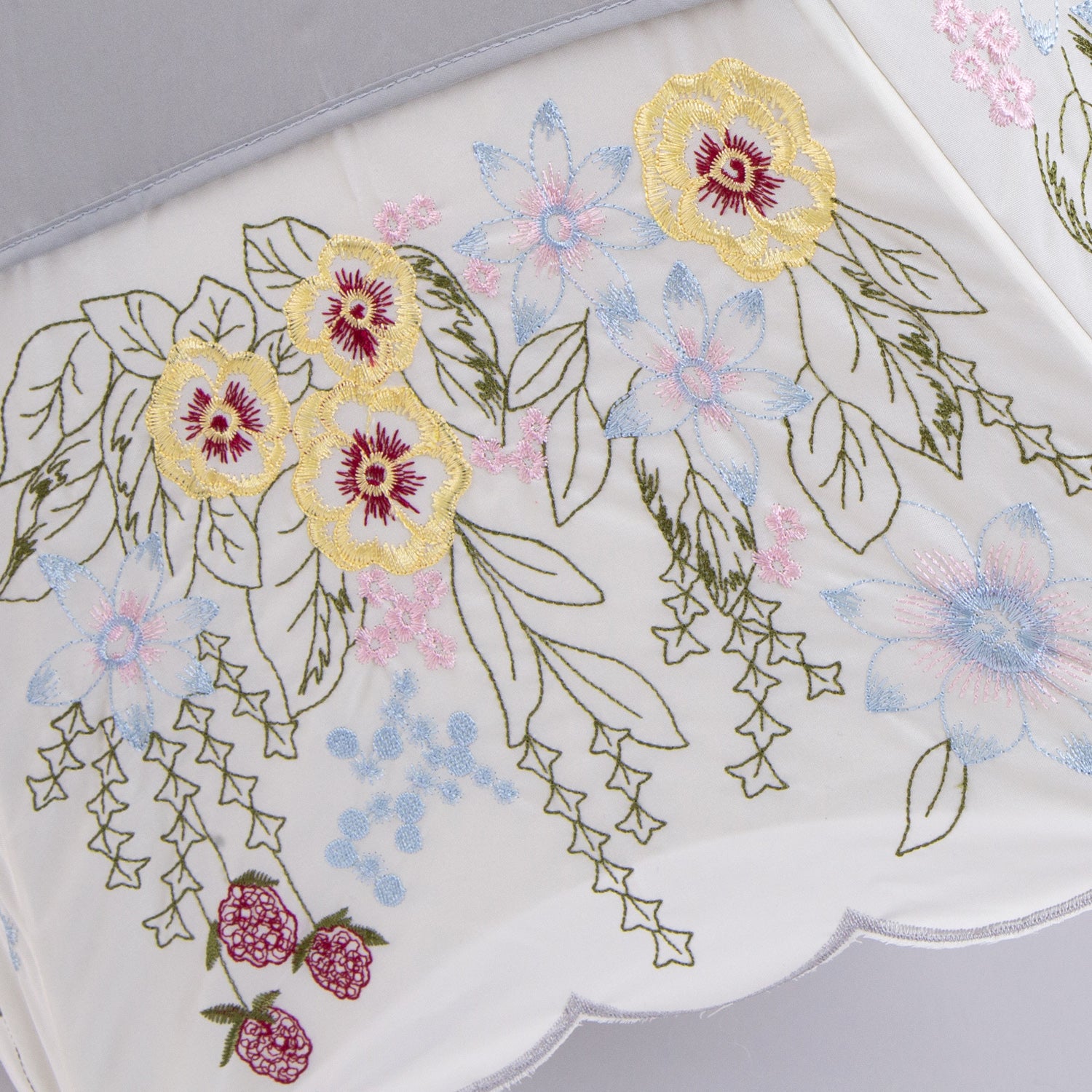 花束みたいな刺繍 かわず張り晴雨兼用長日傘