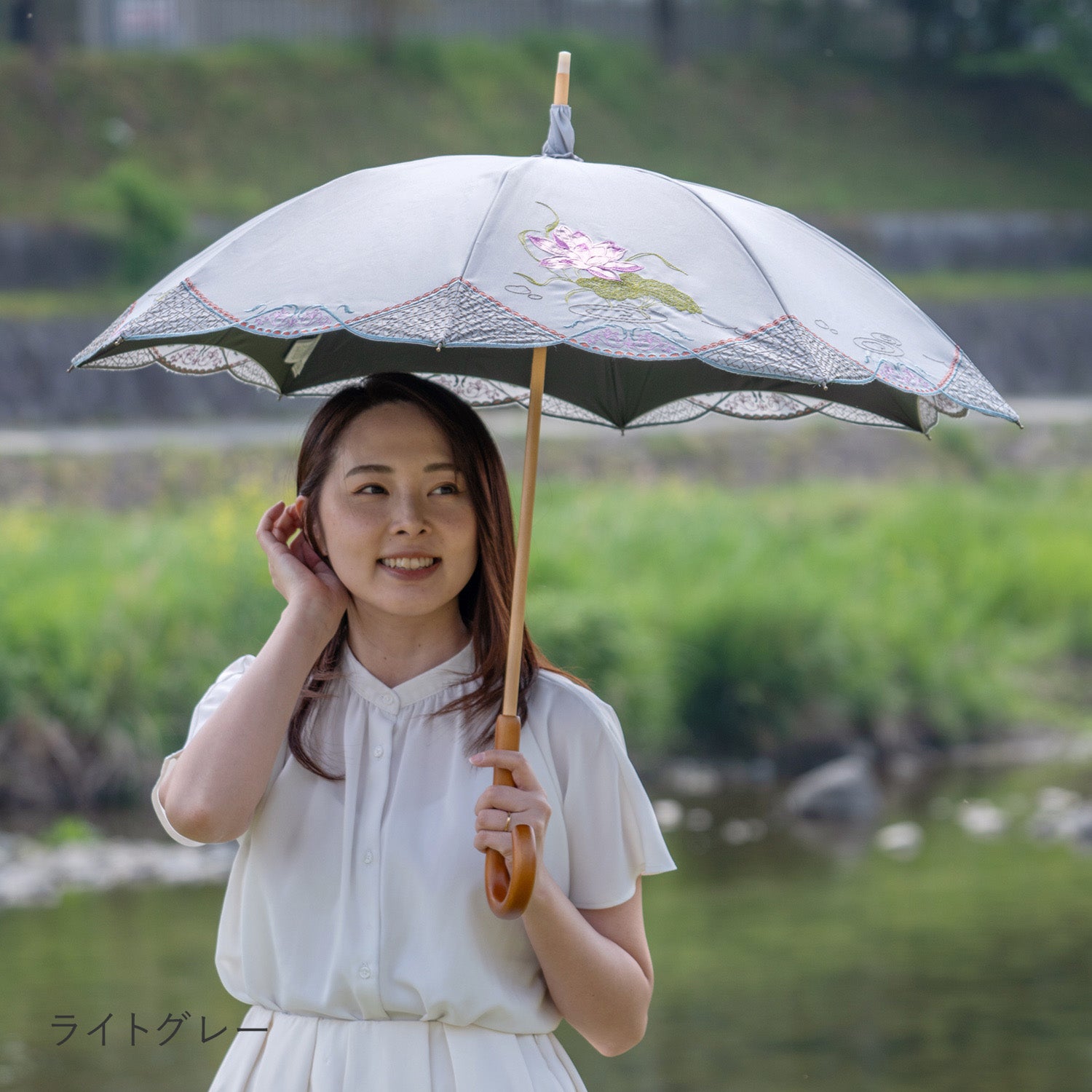 蓮花オーガンジーカットワーク刺繍かわず張り晴雨兼用 長日傘