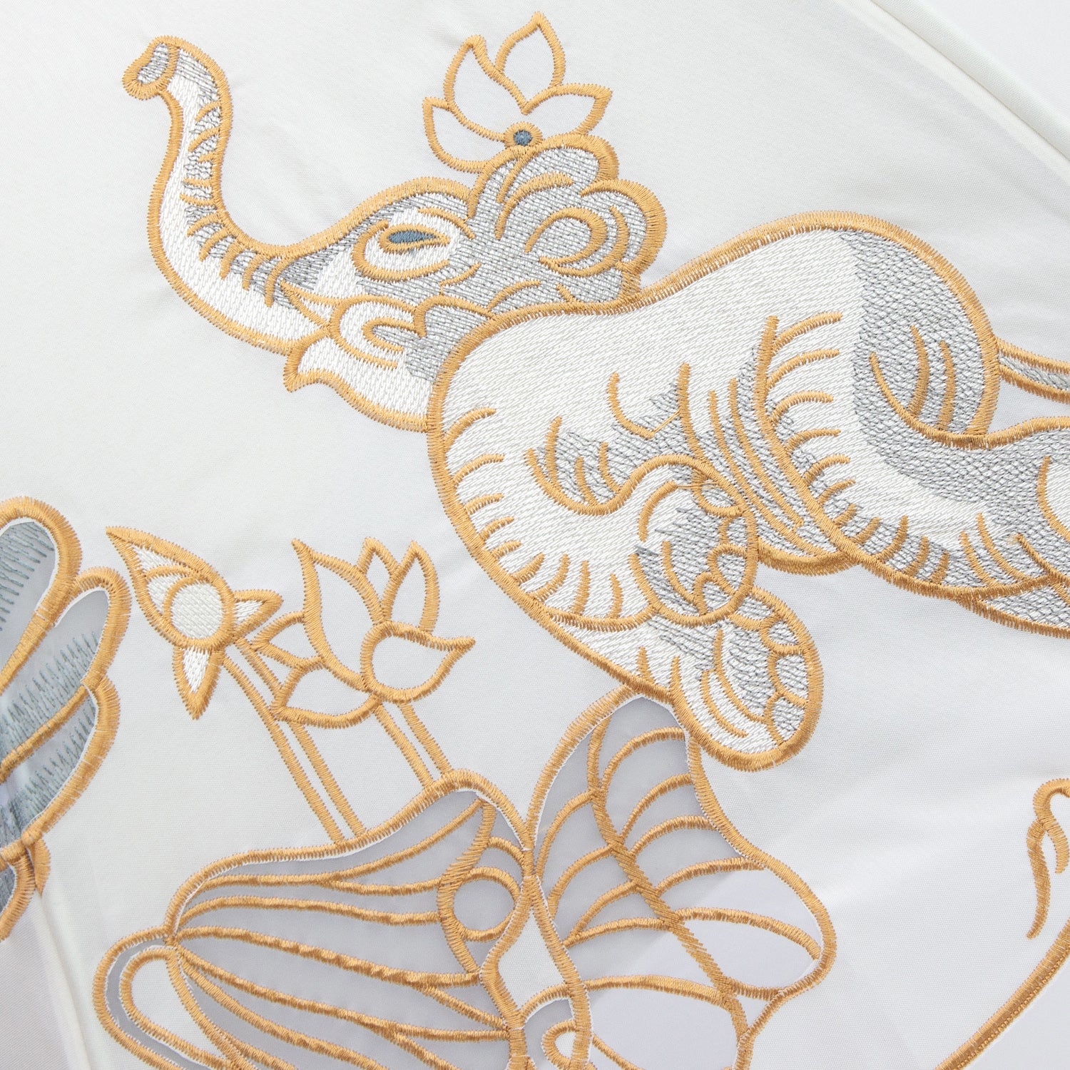 Kiyanホワイトエレファントオーガンジーカットワーク刺繍 かわず張り長日傘