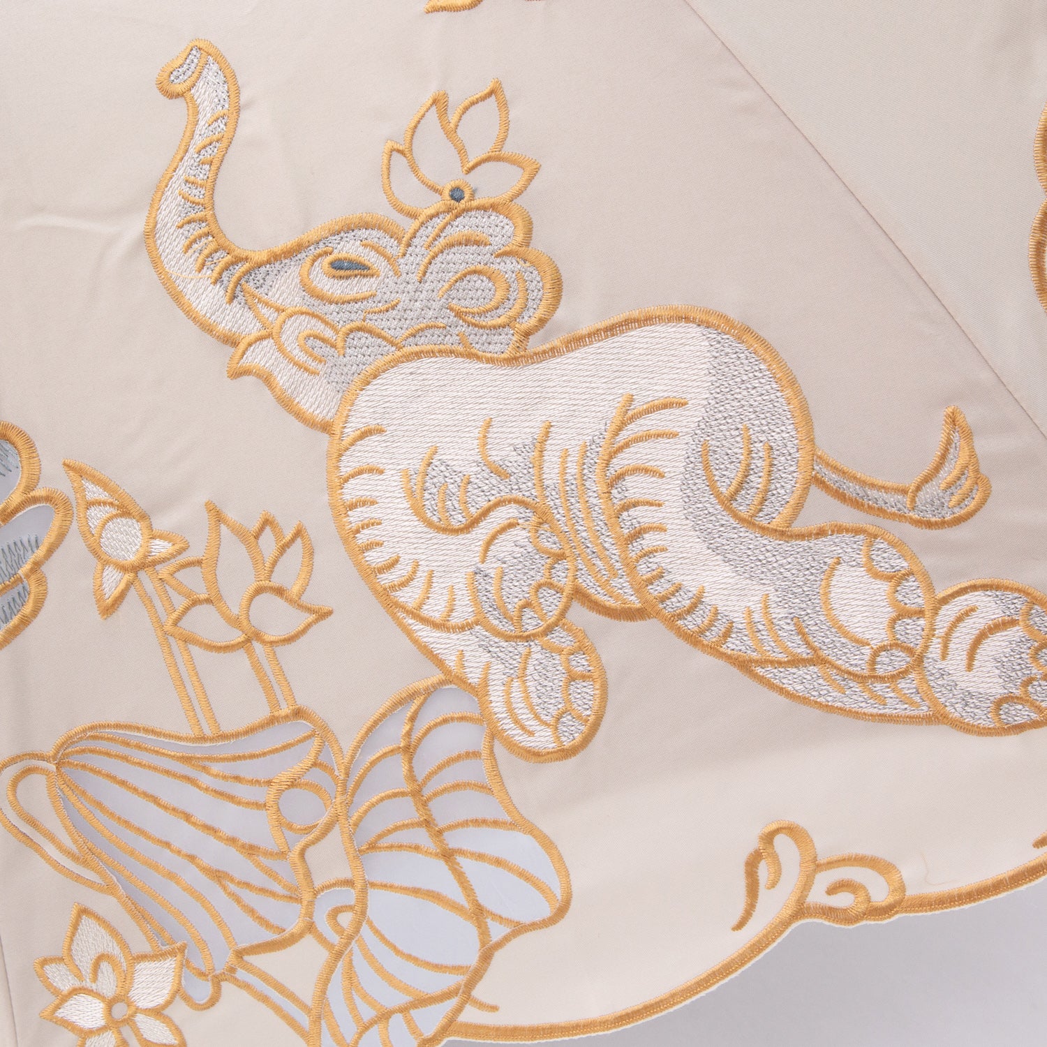 Kiyanホワイトエレファントオーガンジーカットワーク刺繍 かわず張りショート折日傘