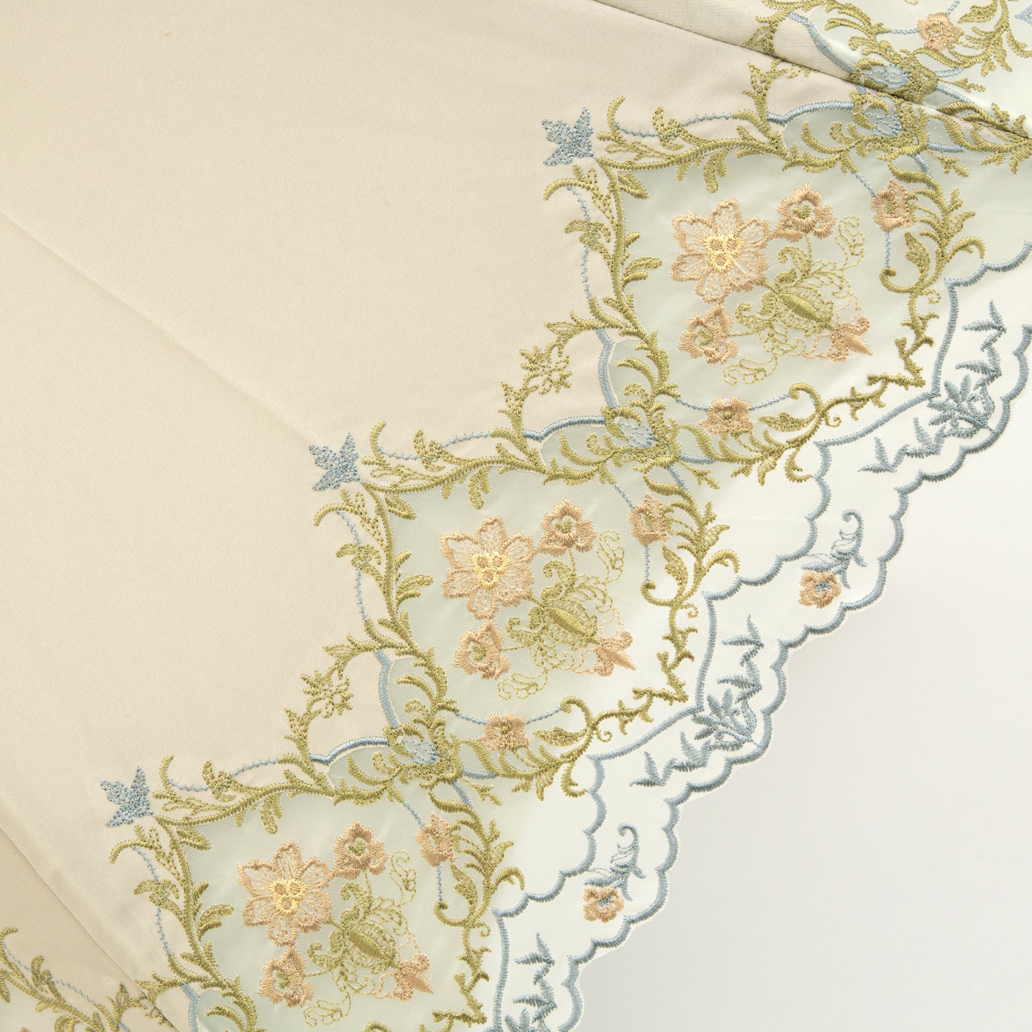 ダマスクオーガンジーカットワーク刺繍かわず張り晴雨兼用長日傘