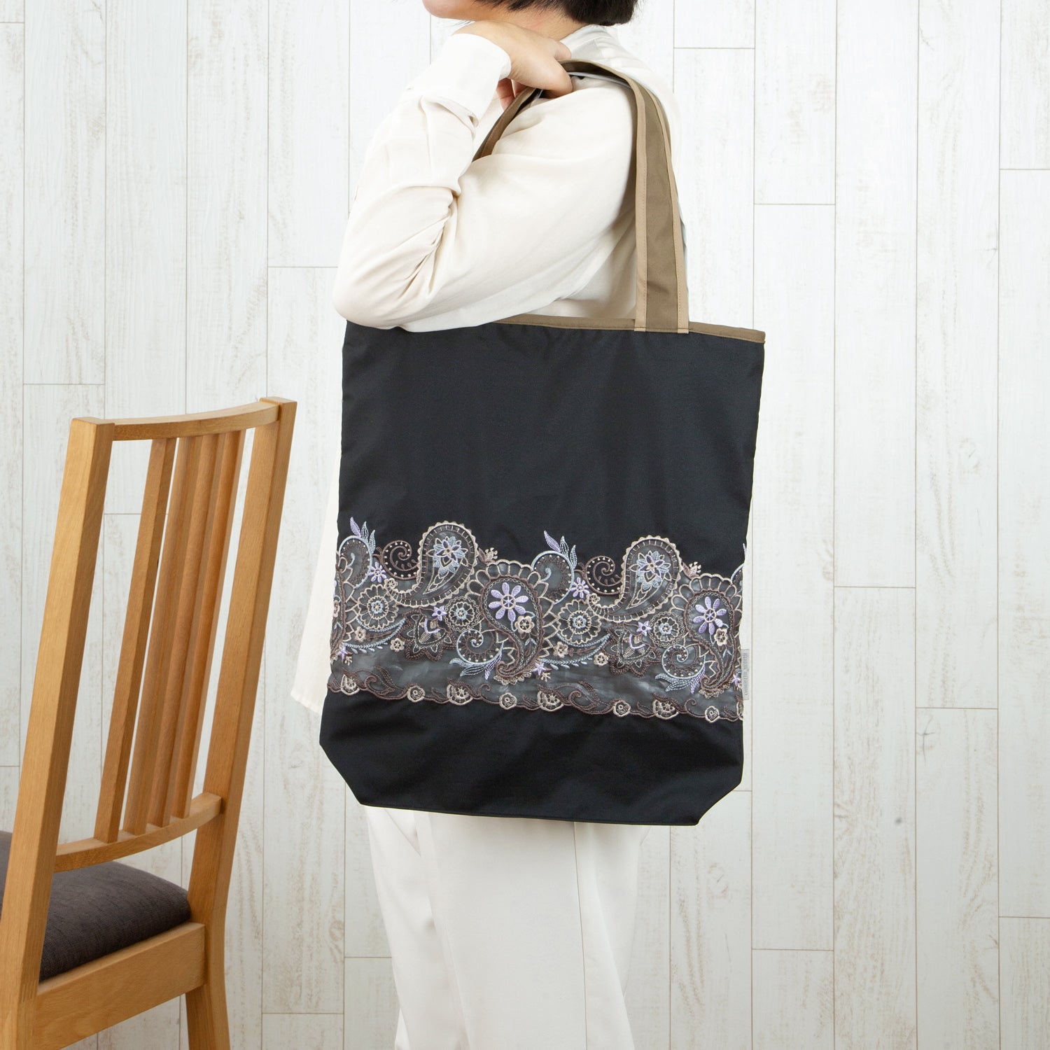 ペイズリー更紗 オーガンジーカットワーク刺繍 防水・撥水トートバッグ ＆花鳥刺繍 綿ローンハンカチセット