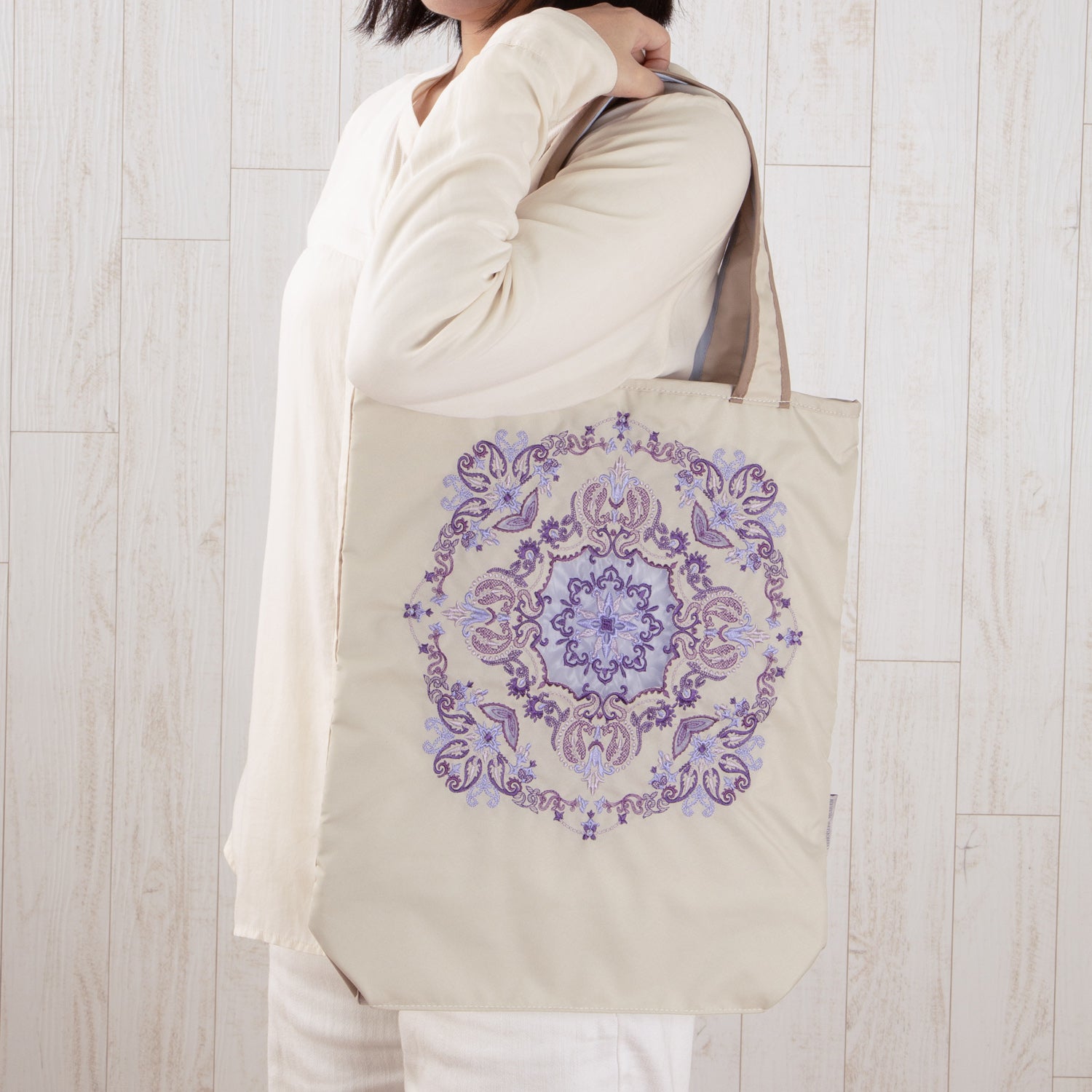 ダマスクオーガンジー刺繍 防水・撥水トートバッグ